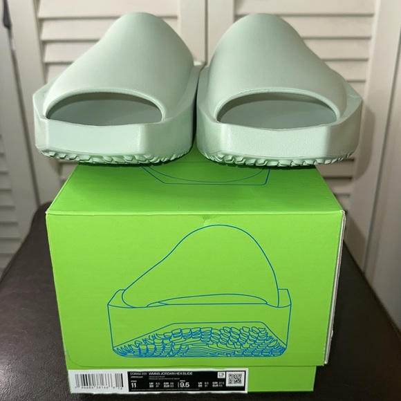 WMNS Jordan Hex Slide…”Pistachio Frost” - Picture 2 of 7